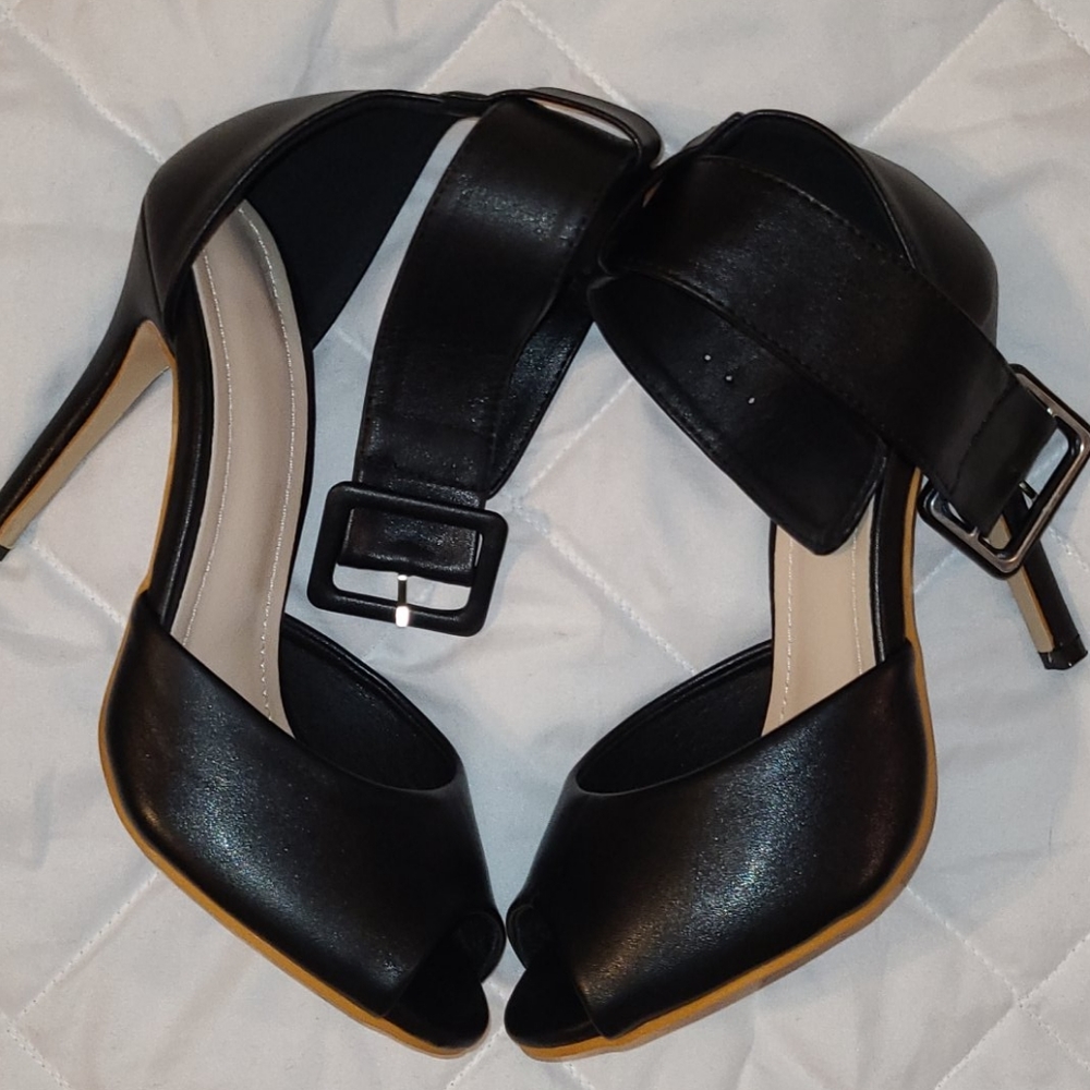 Women's Black Peep Toe Stiletto Heeled Pumps - Picture 4 of 8